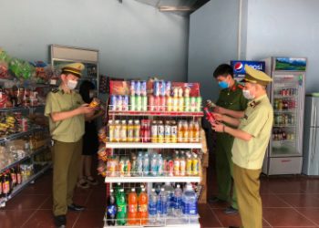 Xử phạt 02 cơ sở kinh doanh dịch vụ ăn uống không đảm bảo vệ sinh