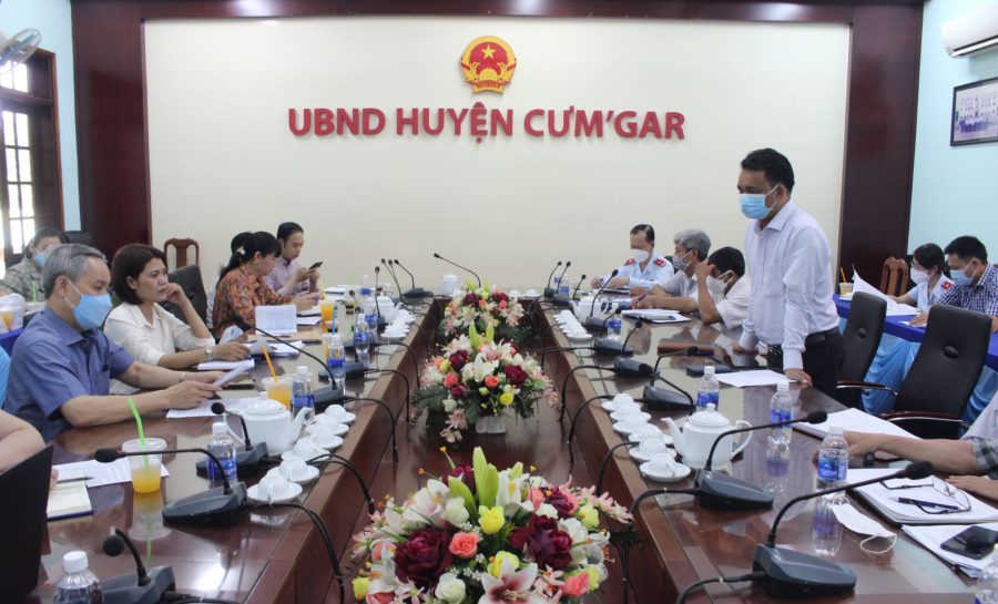 Đồng chí Y Wem Hwing – Phó Chủ tịch huyện Cư M’gar, Phó ban trực BCĐ phát biểu tại Buổi làm việc 