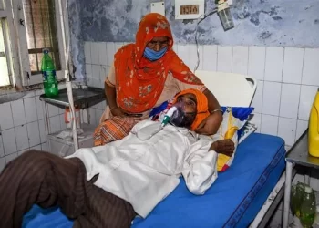 Ấn Độ: Gần 100 người thương vong vì ngộ độc 'rượu quê'