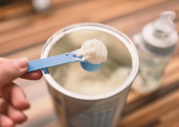 Nhiều hãng sữa “tự công bố” bỗng biến mất sau bê bối sữa giả