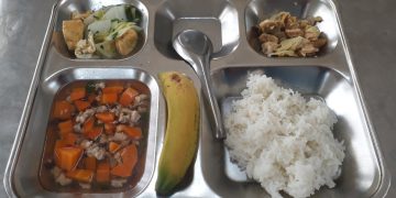 Hơn 2.200 học sinh tạm ngưng ăn bán trú vì nghi thực phẩm bẩn tuồn vào trường